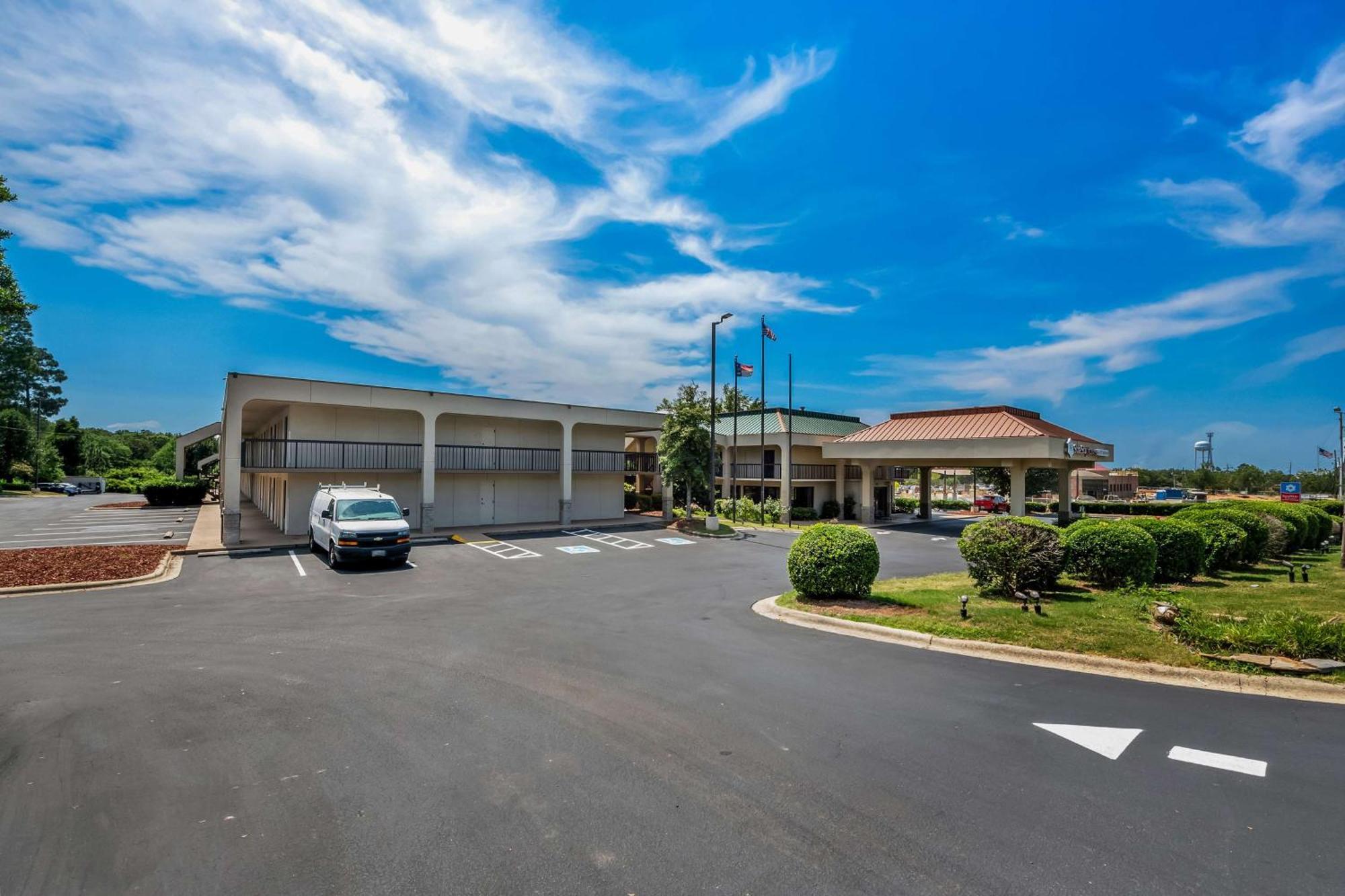 Surestay Plus Hotel By Best Western Southern Pines Pinehurst Kültér fotó
